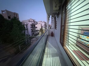 Balcony in 3 BHK Builder Floor at Sector 57 – for Rent