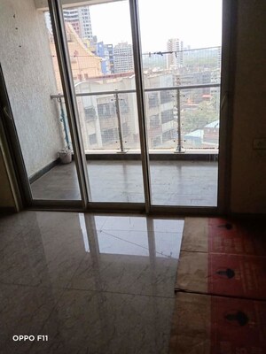 Room in 2 BHK Apartment at JP Decks, Goregaon East – for Rent