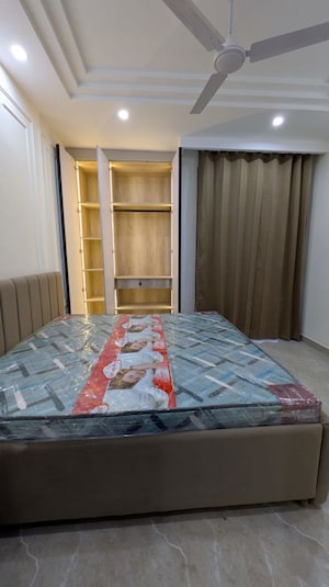Bedroom in 2 BHK Builder Floor at Sector 42 – for Rent