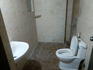 Bathroom in 2 BHK Apartment at Jalahalli – for Rent