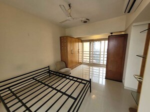 Room in 3 BHK Apartment at Krypton Tower, Prabhadevi – for Sale