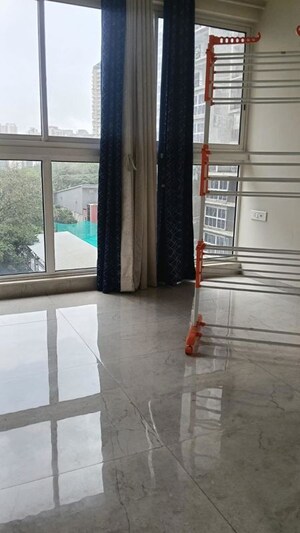 Room in 2 BHK Apartment at Tata Serein, Pokhran Road No Two – for Rent