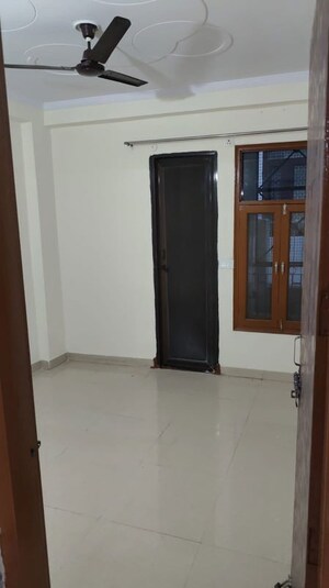 Room in 2 BHK Builder Floor at Raj Nagar – for Rent