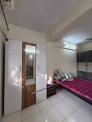 Bedroom in 2 BHK Apartment at Sai Krishna Kunj, Andheri West – for Rent