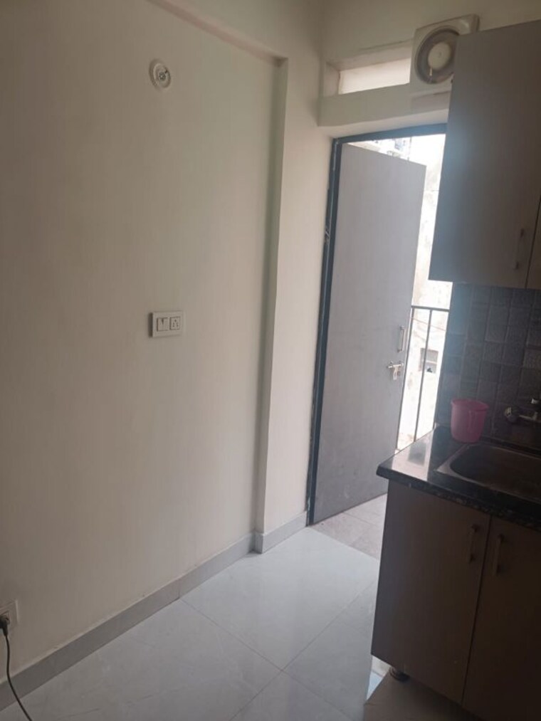 Room, bestech-park-view-grand-spa 1 RK 200 Sq.Ft. Apartment In Sector 81 Gurgaon 10754476