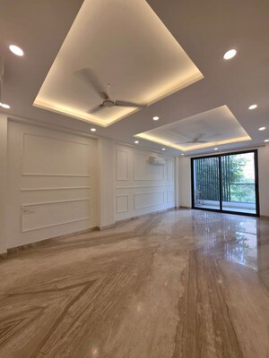 3 BHK Builder Floor For Rent in Sector 43