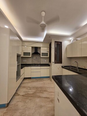 Kitchen in 3 BHK Builder Floor at Sector 43 – for Rent