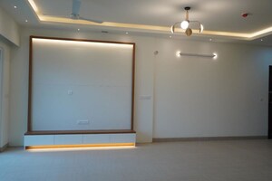 Room in 3 BHK Apartment at Karle Vario Homes, Hebbal – for Rent