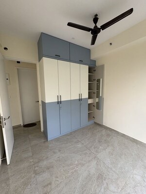 Room in 2 BHK Apartment at Tata Serein, Pokhran Road No Two – for Rent