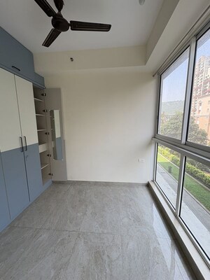 Room in 2 BHK Apartment at Tata Serein, Pokhran Road No Two – for Rent
