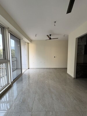 Room in 2 BHK Apartment at Tata Serein, Pokhran Road No Two – for Rent