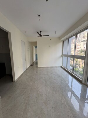 Room in 2 BHK Apartment at Tata Serein, Pokhran Road No Two – for Rent