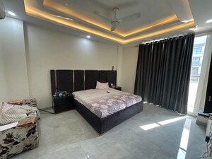 Bedroom in 4 BHK Builder Floor at Sector 57 – for Rent