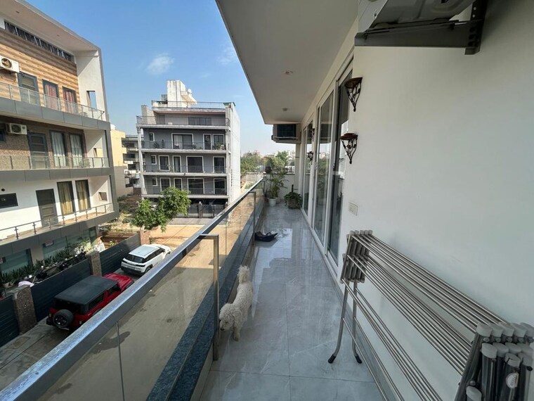 Balcony, sector 57 4 Bedroom 300 Sq.Yd. Builder Floor In Sector 57 Gurgaon 10754586