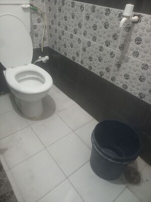 Bathroom in 1 RK Independent House at Sector 56 – for Rent