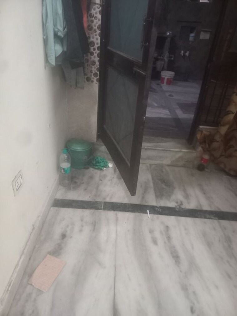  Parking, sector 56 1 RK 450 Sq.Ft. Independent House In Sector 56 Noida 10754592