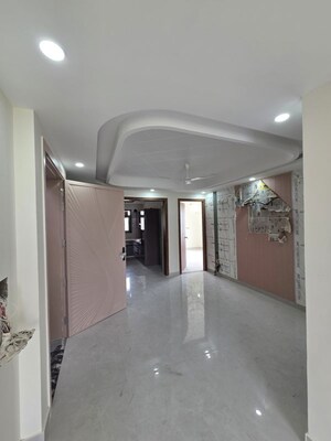 Building Lobby in 3 BHK Builder Floor at BPTP District 3, Sector 85 – for Sale