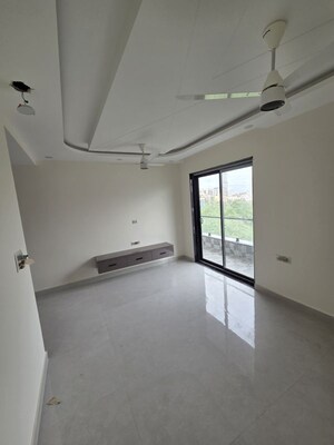 Room in 3 BHK Builder Floor at BPTP District 3, Sector 85 – for Sale