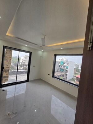 Room in 3 BHK Builder Floor at BPTP District 3, Sector 85 – for Sale