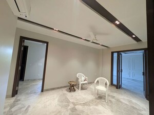 Room in 4 BHK Builder Floor at Sector 43 – for Rent