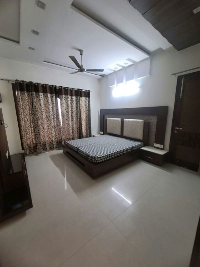Bedroom, sector 91 4 Bedroom 250 Sq.Yd. Builder Floor In Sector 91 Mohali 10754645