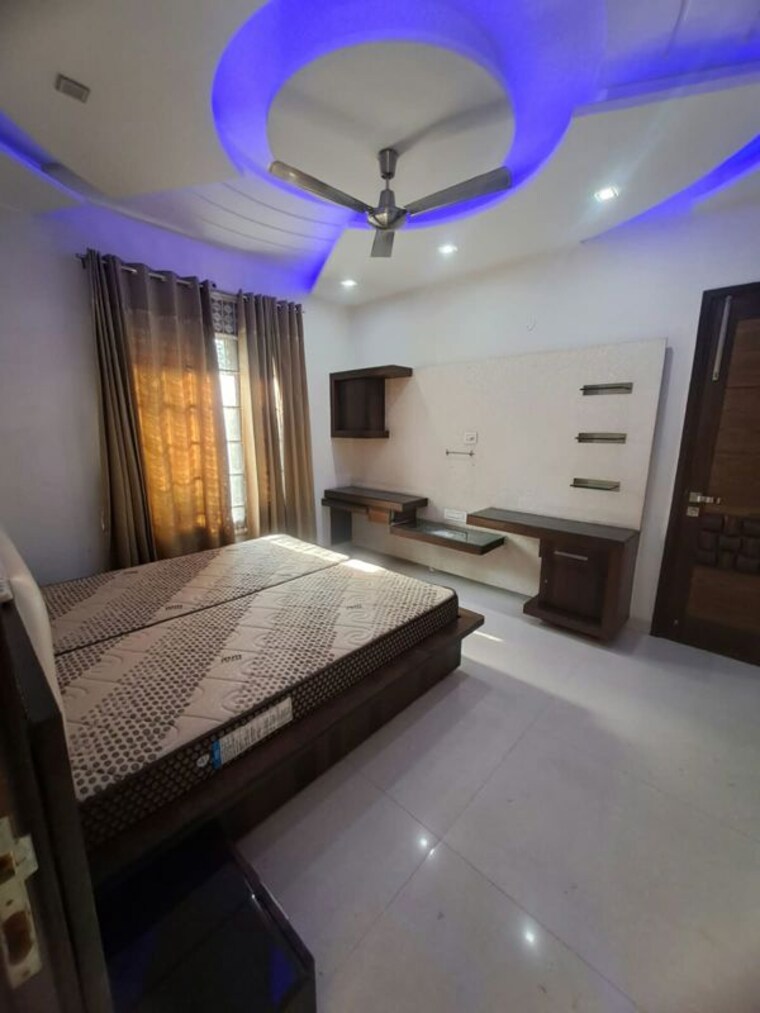 Bedroom, sector 91 4 Bedroom 250 Sq.Yd. Builder Floor In Sector 91 Mohali 10754645