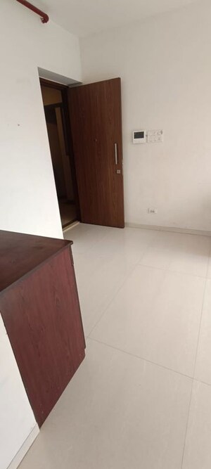 Room in 1 BHK Apartment at Vijay Orovia, Ghodbunder Road – for Sale