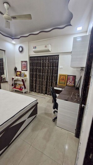 Room in 3 BHK Apartment at Ashar Residency, Pokhran Road No Two – for Rent