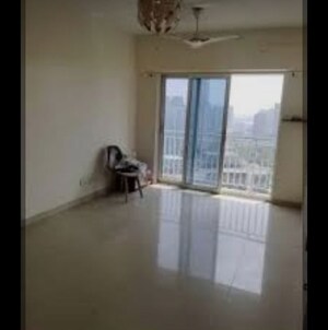 Room in 4 BHK Apartment at Lodha Amara, Kolshet Road – for Rent