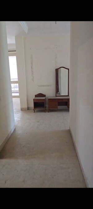 Room in 4 BHK Apartment at Jaypee Augusta Town Homes, Sector 128 – for Sale