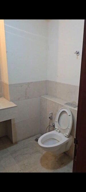Bathroom in 4 BHK Apartment at Jaypee Augusta Town Homes, Sector 128 – for Sale