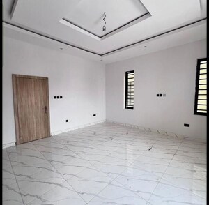 Room in 2 BHK Apartment at Sharda Green Wood, Kasarvadavali – for Rent