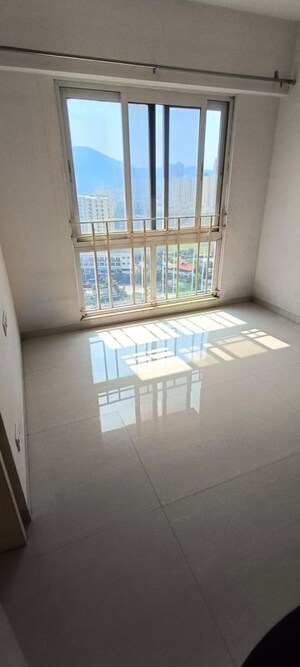 Room in 1 BHK Apartment at Vijay Orovia, Ghodbunder Road – for Sale