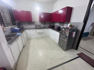 Bedroom in 3 BHK Builder Floor at Sector 31 – for Rent