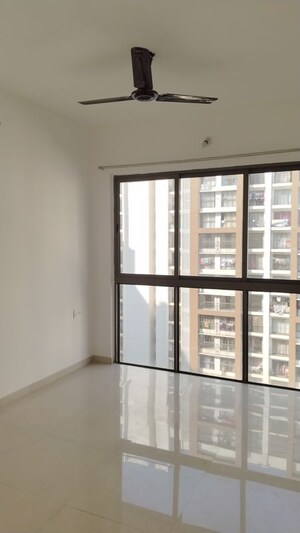Room in 3 BHK Apartment at Runwal My City, Manpada – for Rent