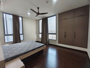 Room in 2.5 BHK Apartment at Piramal Vaikunth, Balkum Pada – for Rent