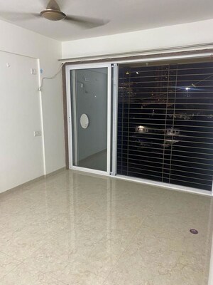 Room in 2 BHK Apartment at Titanium Pyramid Icon, Ghansoli – for Rent