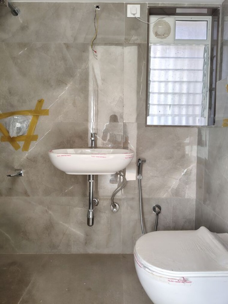 Bathroom, ameya-apartment-khar 2 Bedroom 900 Sq.Ft. Apartment In Khar West Mumbai 10754881