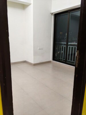 Room in 2 BHK Apartment at Harmony Signature Towers, Owale – for Rent