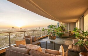 Balcony in 4 BHK Apartment at Lokhandwala Minerva Mahalaxmi, Mahalaxmi – for Sale