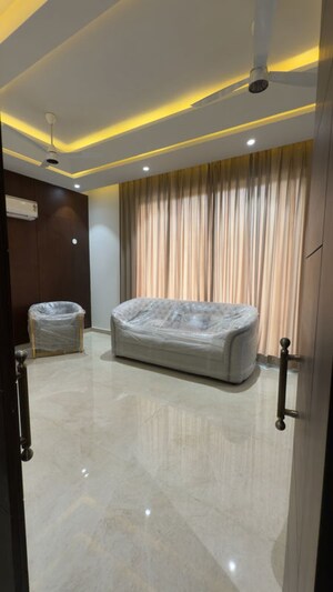 Living Room in 5 BHK Independent House at Pakhowal – for Sale