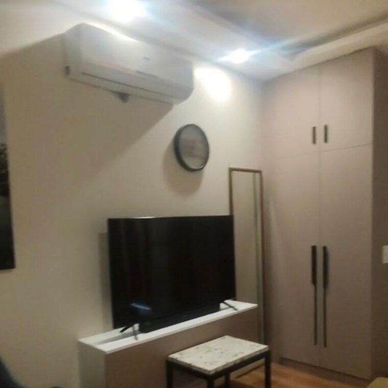 Bedroom, ansal-esencia-amara-villas 4 Bedroom 2700 Sq.Ft. Apartment In Sector 67 Gurgaon 10754929