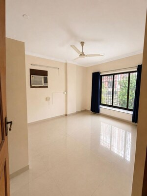 Room in 3 BHK Apartment at Kartik Apartment, Chembur – for Rent