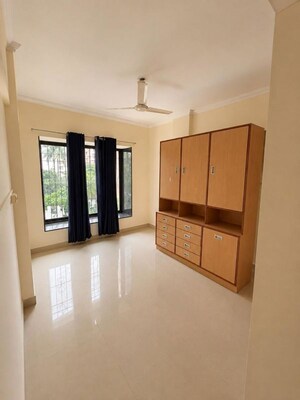 Room in 3 BHK Apartment at Kartik Apartment, Chembur – for Rent