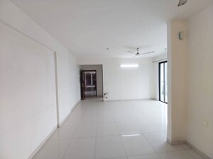 Room in 4 BHK Apartment at Conscient Heritage Max, Sector 102 – for Rent