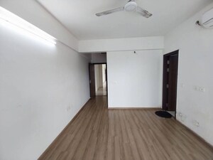Room in 4 BHK Apartment at Conscient Heritage Max, Sector 102 – for Rent