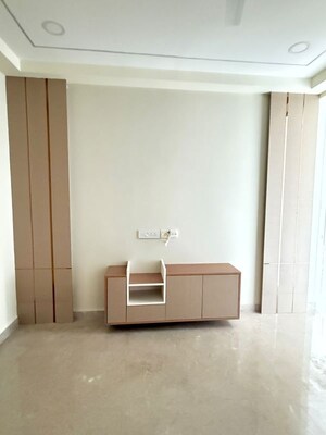Room in 3 BHK Apartment at Aurobindo Kohinoor, Serilingampally – for Rent