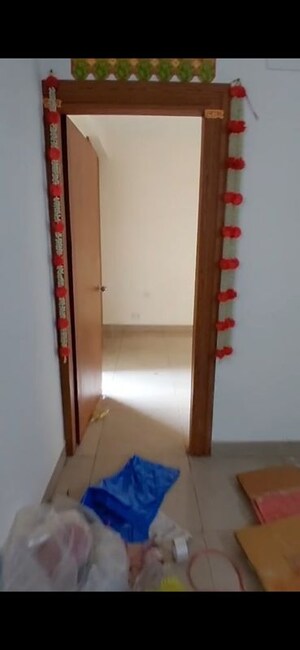Room in 3 BHK Apartment at Saviour Green Arch, Tech Zone 4 Greater Noida – for Rent