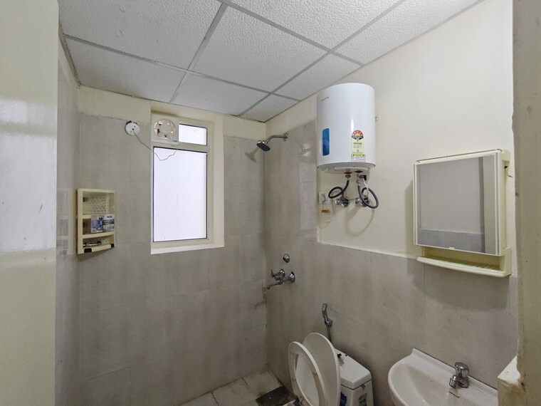 Bathroom, pyramid-infinity 3 Bedroom 720 Sq.Ft. Apartment In Sector 70 Gurgaon 10755095