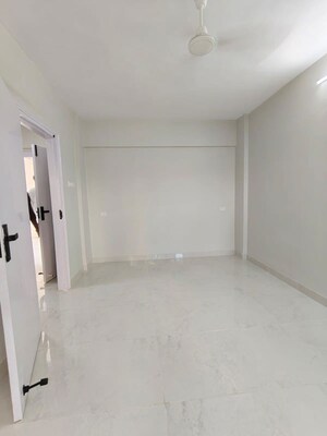 Room in 2 BHK Apartment at Raheja Golden Rays, Powai – for Rent